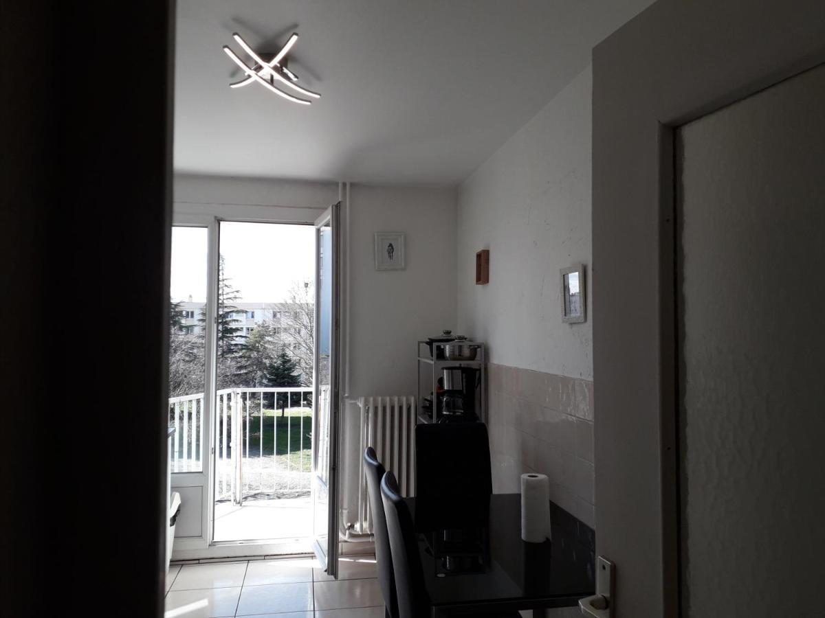 La Grace Apartment Vaulx-en-Velin Bagian luar foto